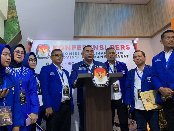 PAN Kalbar Daftarkan Bacaleg ke KPU, Optimis Satu Dapil Satu Kursi