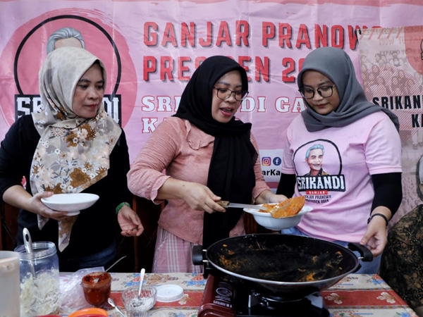Tingkatkan Kemampuan Memasak Milenial, Srikandi Ganjar Gelar Pelatihan Pembuatan Tempoyak di Pontianak