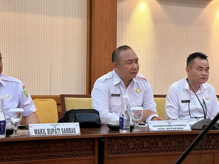 Wakili Bupati, Sekda Ketapang Hadiri RUPS PT Jamkrida Tahun Buku 2022 