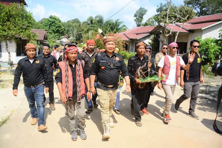 Hadiri Sapat Tahun Sisih Musim, Sekda Ketapang Apresiasi  Masyarakat Jungkal Tetap Lestarikan Tradisi