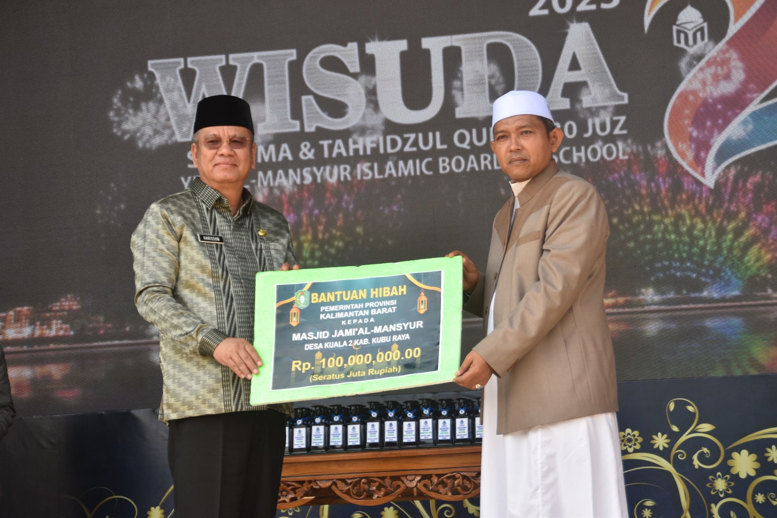 Sekda Kalbar Serahkan Hibah Pembangunan Masjid YPP Al-Mansyur Kubu Raya