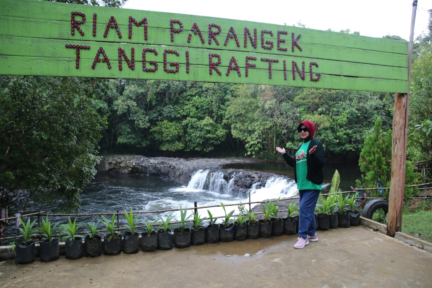 Lismaryani Terpukau dengan Keindahan Riam Parangek