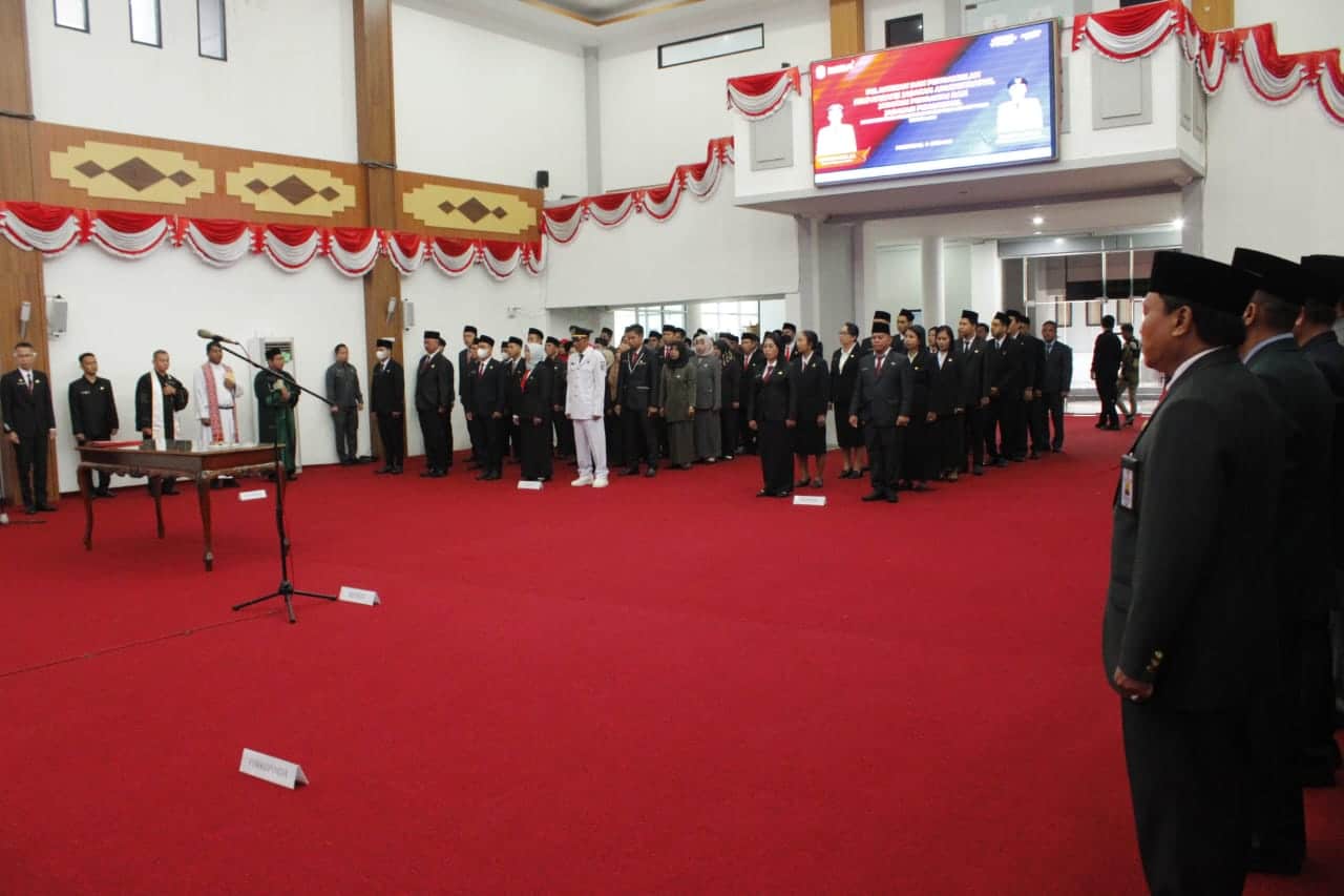 Bupati Kapuas Hulu Lantik Pejabat Administrator, Pengawas dan Fungsional