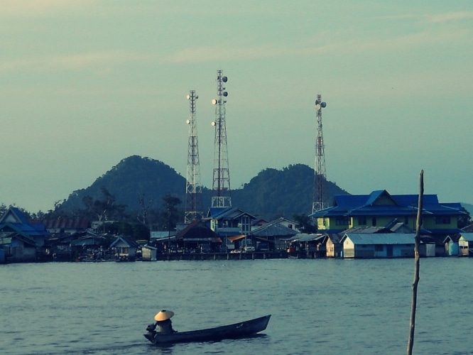 Listrik Akan Menyala 24 Jam, Masyarakat Jongkong Sampaikan Terima Kasih ke Gubernur Sutarmidji