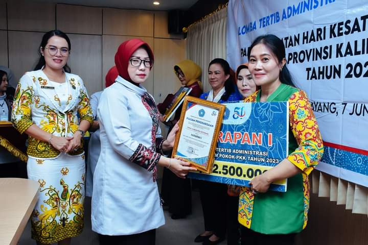 PKK Ketapang Raih Juara III dan Harapan I di Peringatan HKG PKK ke-51 Tingkat Provinsi Kalbar