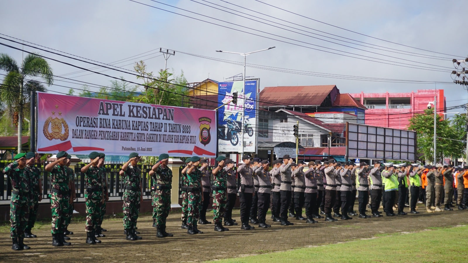 Polres Kapuas Hulu Gelar Apel Pasukan Ops Bina Karuna Kapuas 2023 Tahap 2