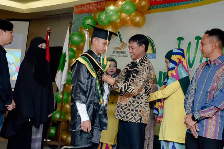 Wabup Ketapang Hadiri Wisuda Akbar Permata Hati Yayasan Muslim Kayong