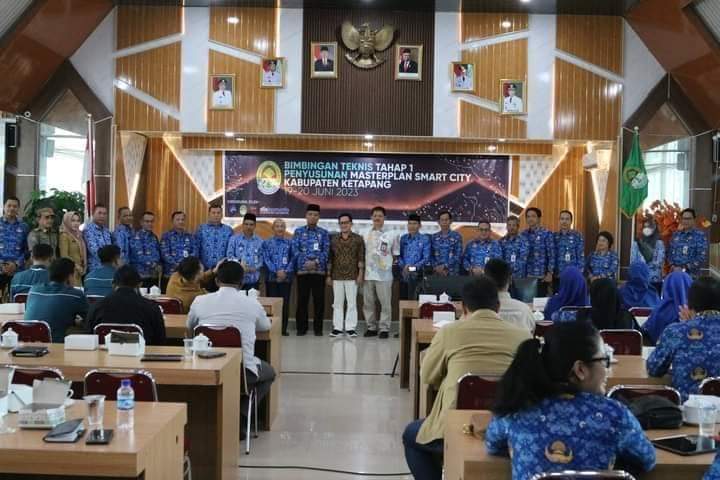 Wakili Bupati, Staf Ahli Maryadi Buka Bimtek Tahap Pertama Penyusunan Masterplan Smart City Kabupaten Ketapang