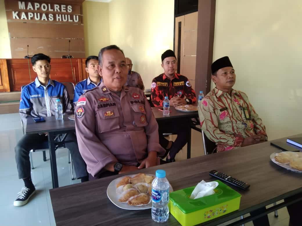 Polres Kapuas Hulu bersama Tokoh Masyarakat Ikuti Dialog Publik Secara Virtual dengan Divisi Humas Polri