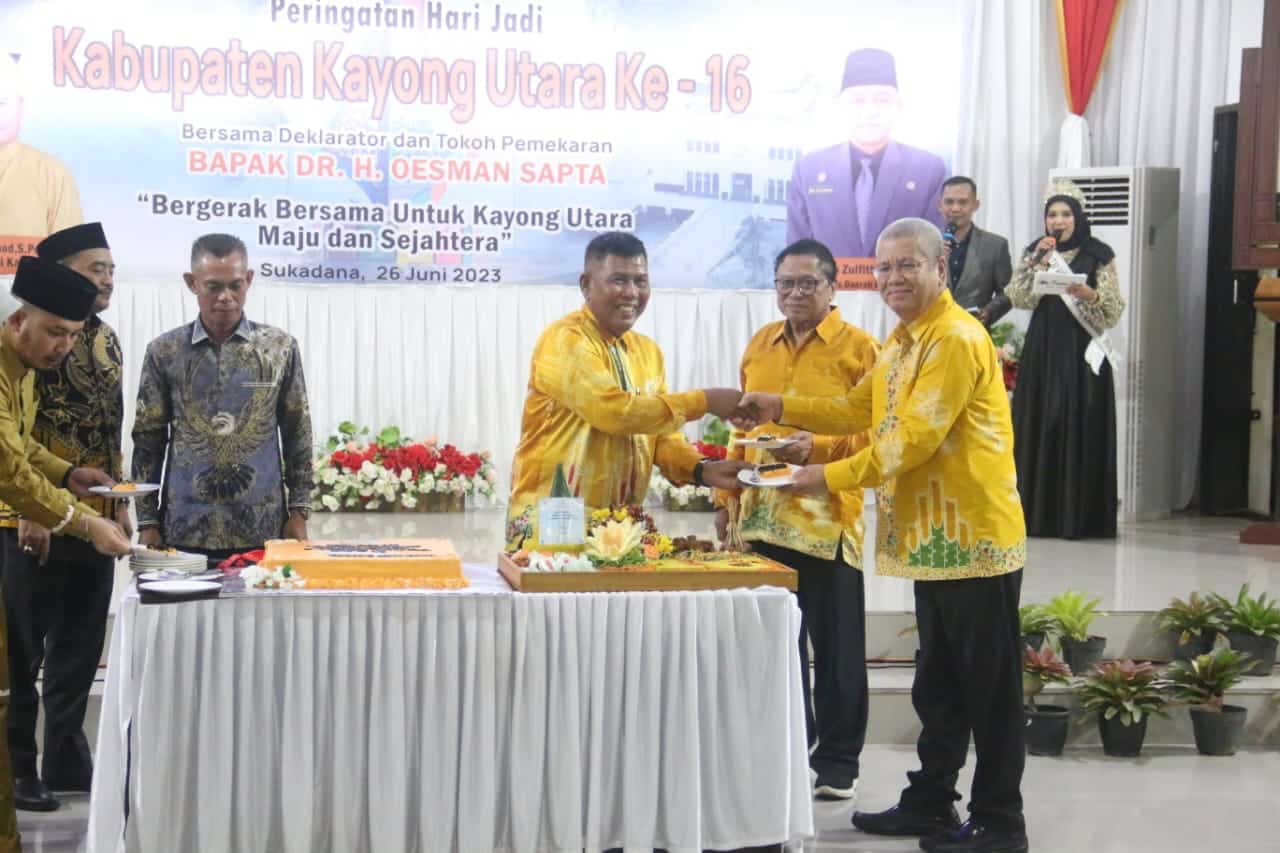 Hadiri Malam Ramah Tamah HUT Pemkab Kayong Utara, Sekda Kalbar: Momentum Silaturahmi Tingkatkan Pembangunan