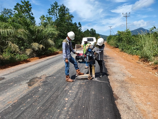 Kadis PUPR Kalbar Jawab Kritikan Anggota DPRD Soal Ruas Jalan Tumbang Titi-Tanjung