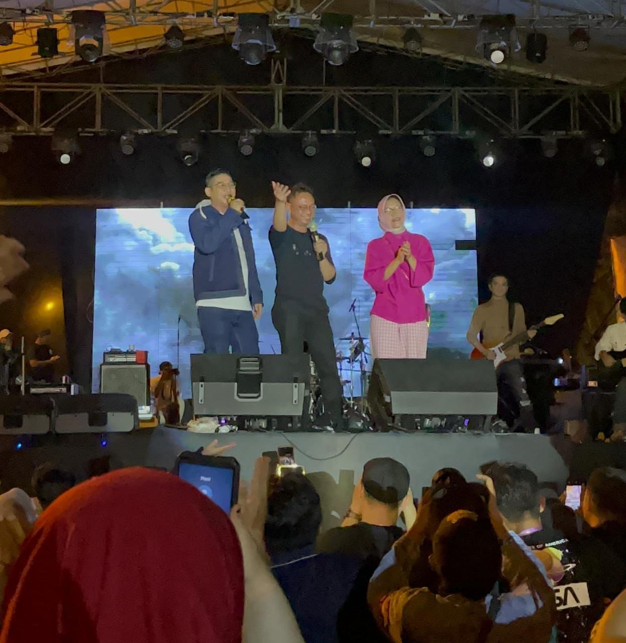 Wako Edi Kamtono Duet bareng Pasha Ungu di Panggung Pontianak Music Fest 2023