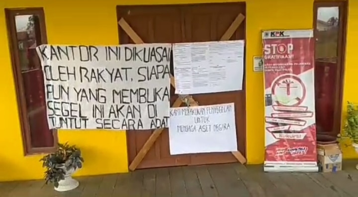 Penyegelan Kantor Camat Jongkong Ganggu Roda Pemerintahan, Pemkab Kapuas Hulu Lapor ke Polisi
