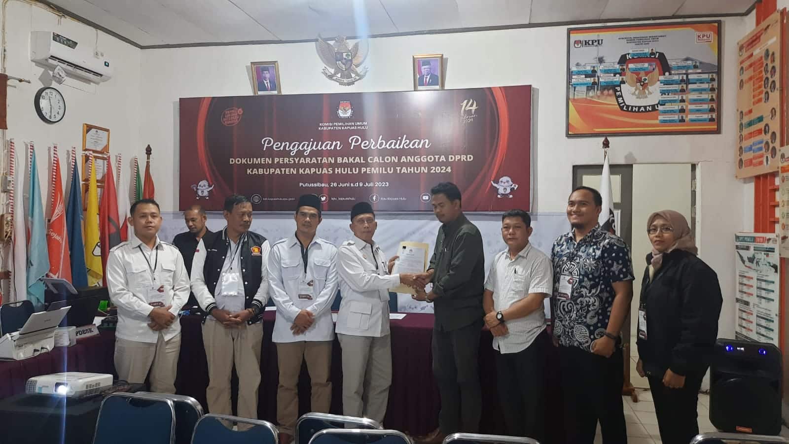 Last Minute, DPC Partai Gerindra Kapuas Hulu Serahkan Berkas Perbaikan Bacalegke KPU