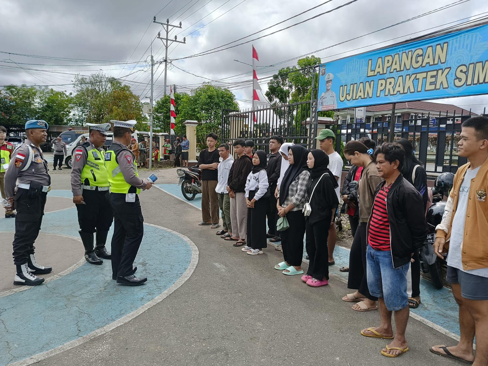 Sat Lantas Polres Kapuas Hulu Berikan Imbauan ke Puluhan Pelanggar Ops Patuh 2023