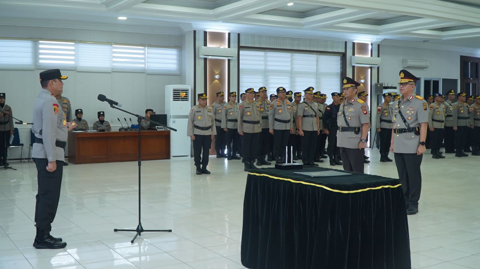 Wakapolda Kalbar dan Sejumlah Kapolres Dirotasi