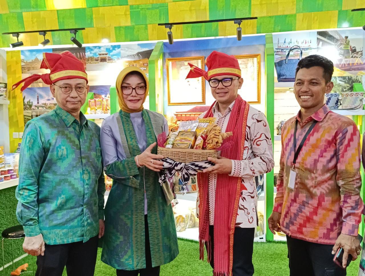 Produk Khas Pontianak Pikat Turis Asing di Indonesia City Expo 2023