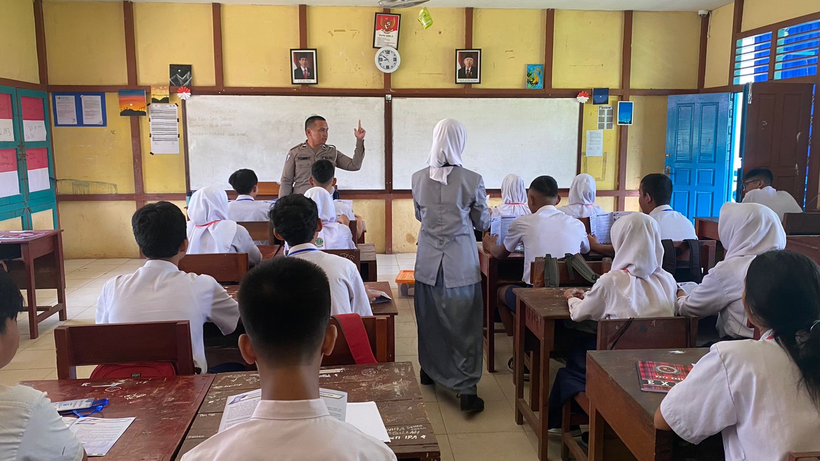 Hari Keempat Ops Patuh Kapuas 2023, Satlantas Polres Kapuas Hulu Berikan Penyuluhan di SMAN 1 Putussibau