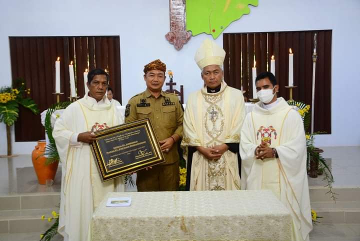 Sekda Ketapang Resmikan Gereja Stasi St Ambrosius Sukaria dan Paroki St Stefanus Kendawangan