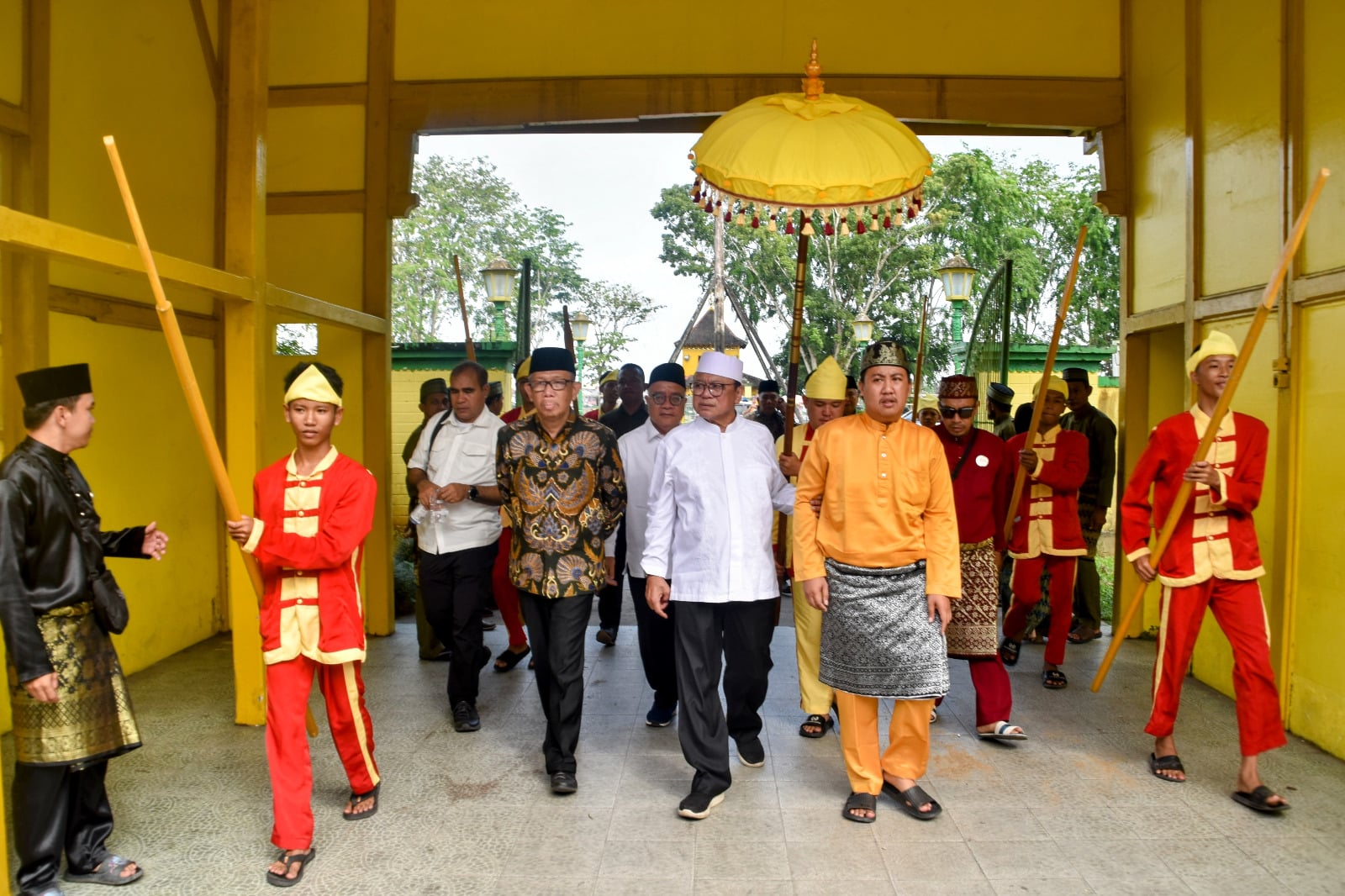 Gubernur Kalbar dan Oso Napak Tilas ke Makam Pangeran Ratu Winata Kusuma dan Silaturahmi dengan Kerabat Kesultanan Sambas