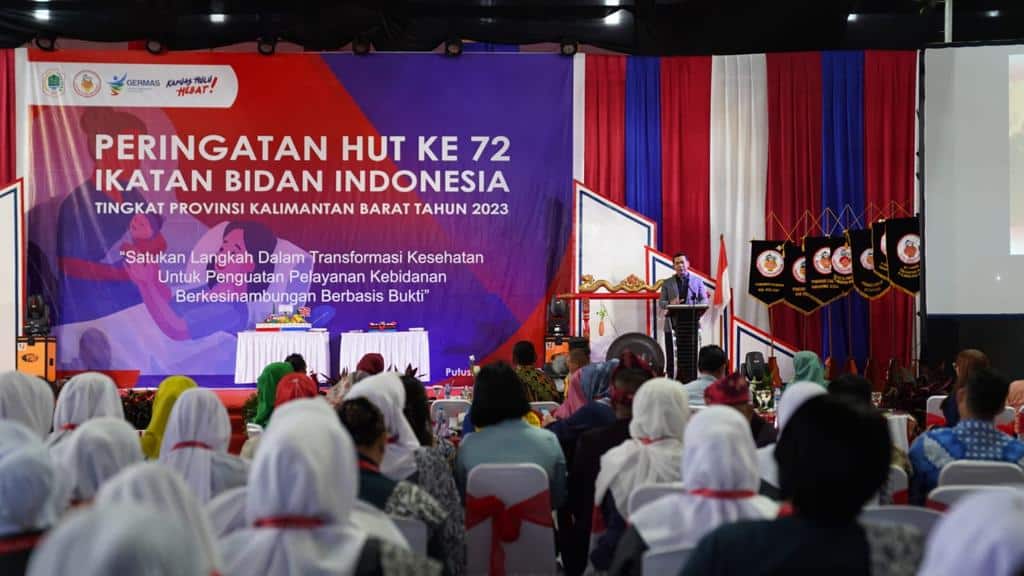 Bupati Kapuas Hulu Hadiri Puncak Peringatan HUT Ikatan Bidan ke-72 se-Kalimantan Barat