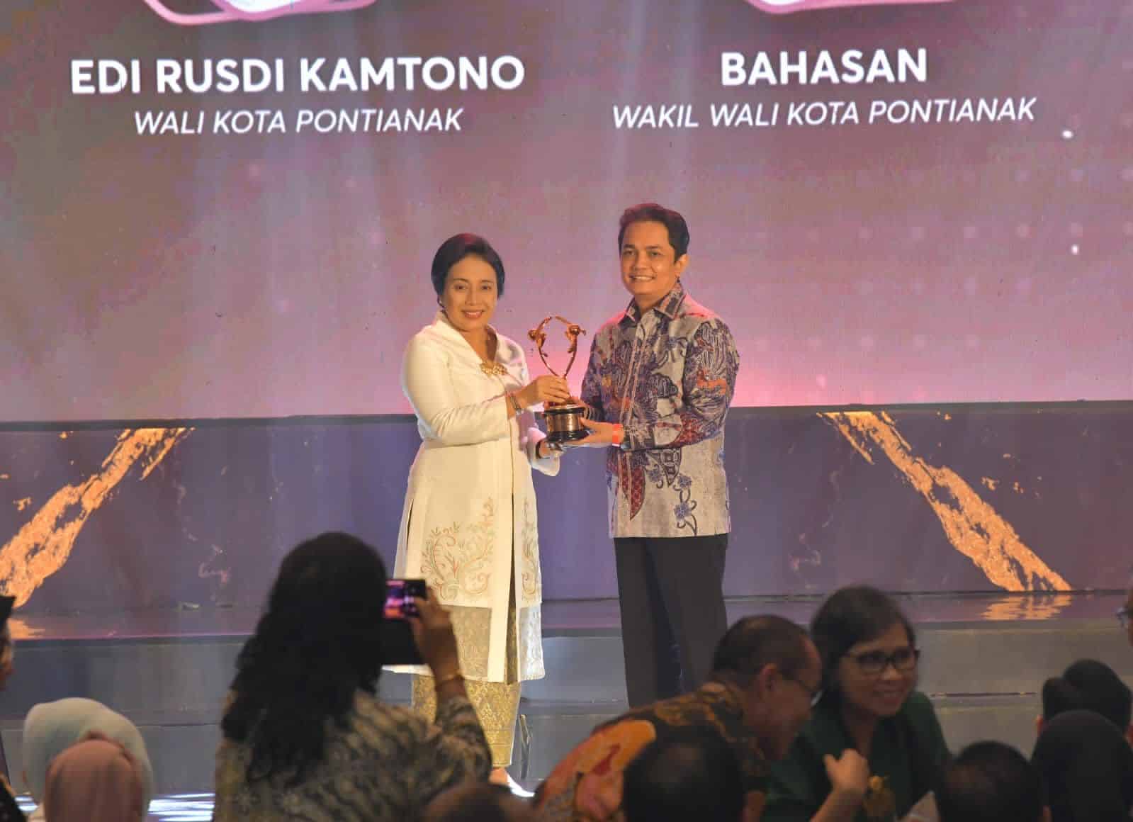 Pemkot Pontianak Raih Penghargaan KLA Kategori Nindya