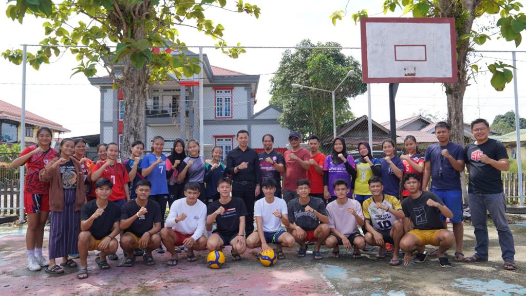 Berikan Dukungan Moril, Bupati Fransiskus Diaan Sapa Atlet Voli Junior Kapuas Hulu