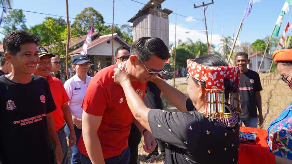 Bupati Kapuas Hulu Buka Turnamen Sepak Bola Mendalam Cup Tahun 2023