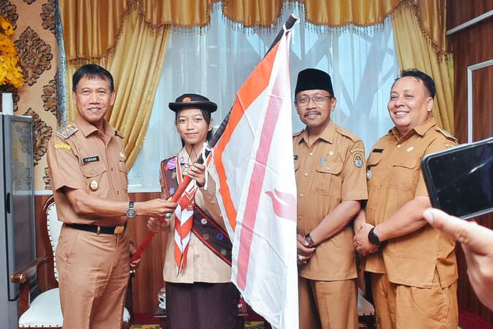 Wakil Bupati Ketapang Lepas Pelajar Asal Tumbang Titi Ikuti Jambore Dunia di Korea Selatan