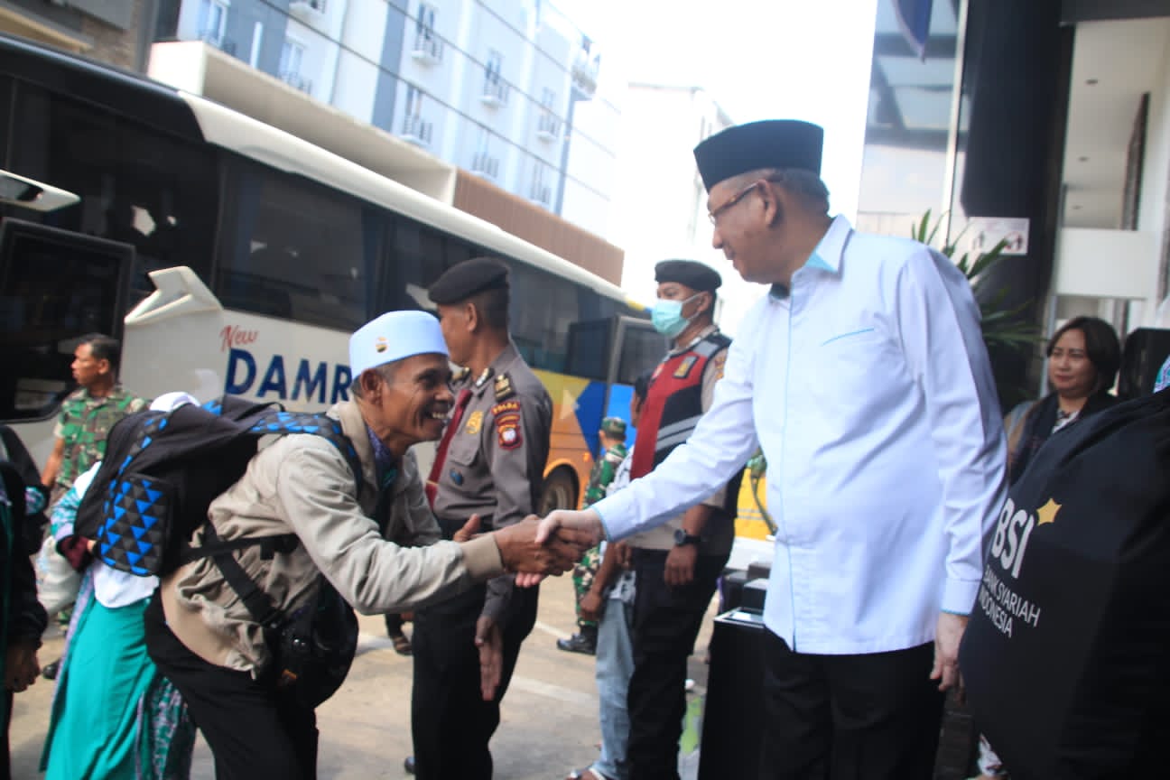 Gubernur Minta Jemaah Haji Tetap Istikamah Semangat Beribadah