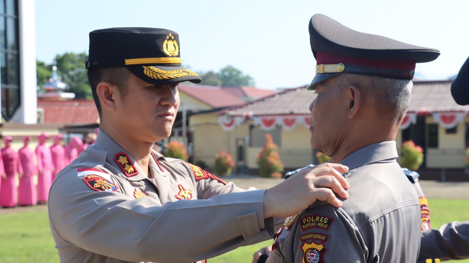 Kapolres Kapuas Hulu Pimpin Upacara Kenaikan Pangkat Pengabdian Kompol Parwana