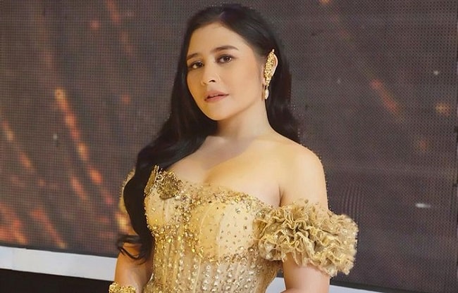 Jika Diundang, Prilly Latuconsina Siap Hadiri Pernikahan Maxime Bouttier dan Luna Maya