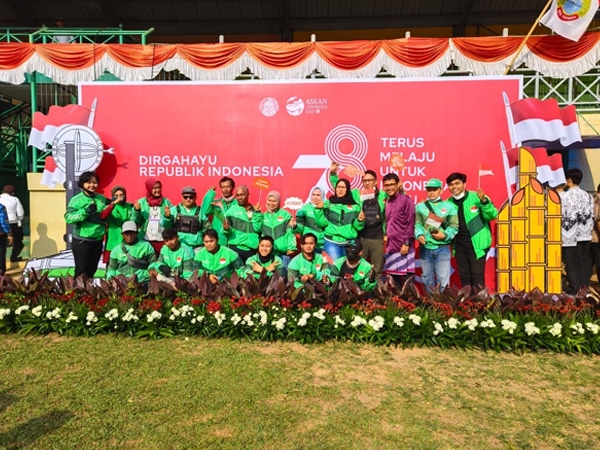 40 Driver Ojol Ikut Upacara HUT ke-78 RI di Keboen Sajoek