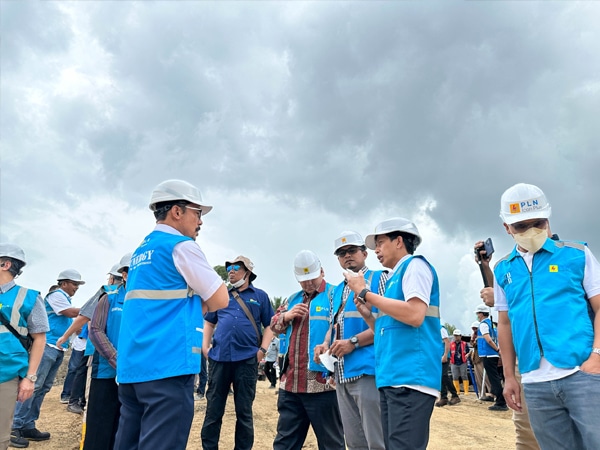 Dewan Komisaris dan Direksi PLN Tinjau Pembangunan Infrastruktur Kelistrikan IKN