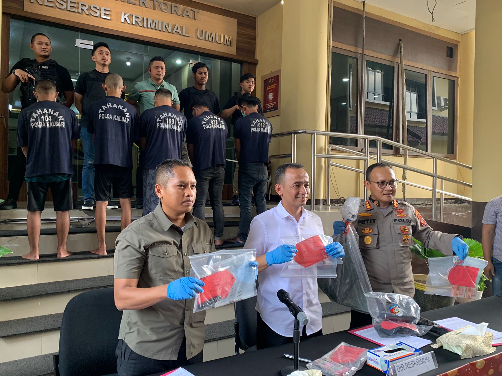 5 Pencuri Spesialis Pecah Kaca Mobil dan Pembengkas Jok Motor Diringkus Polda Kalbar