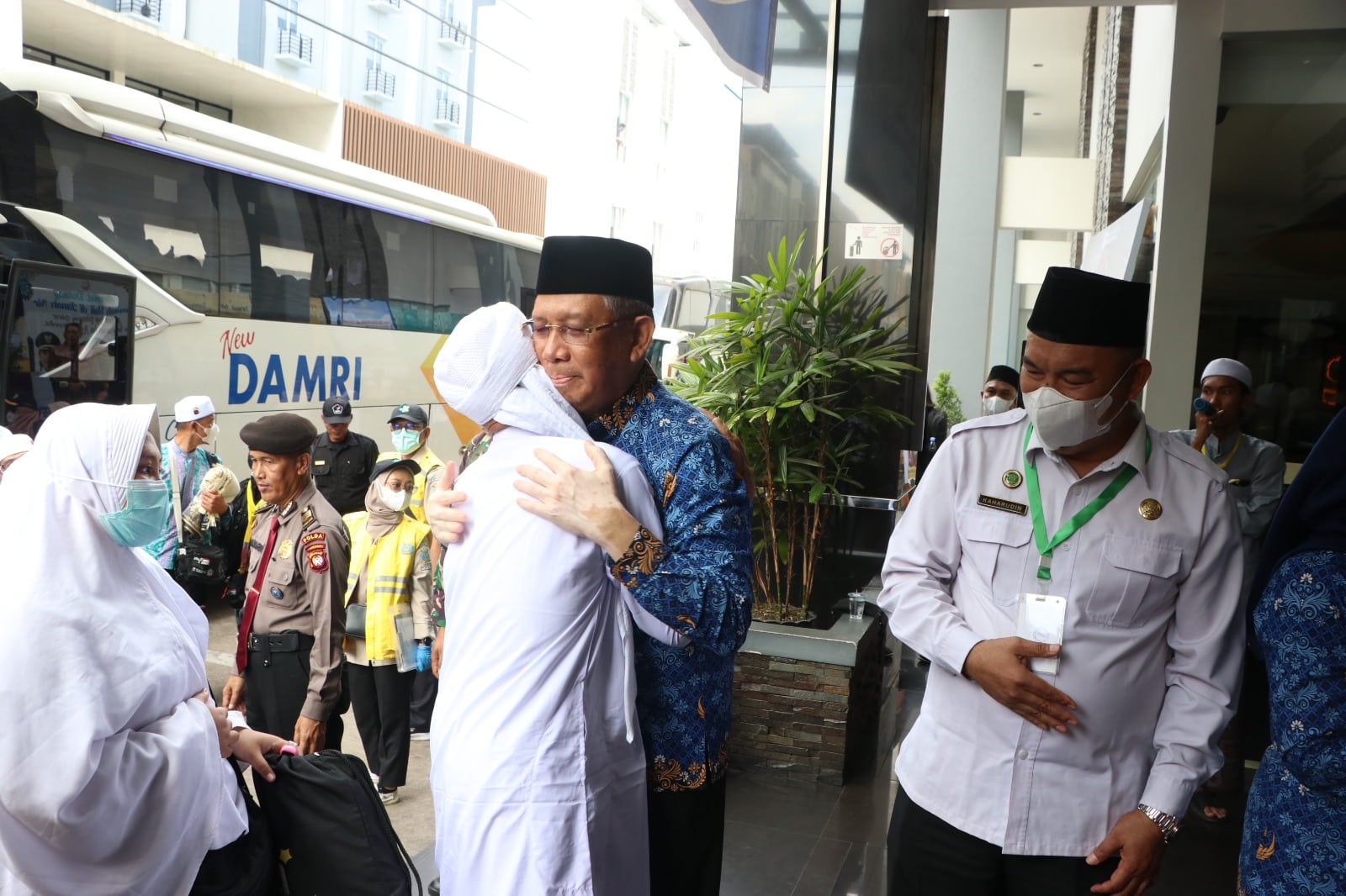 Gubernur Sutarmidji Kembali Sambut Jemaah Haji Kalbar di Kampung Halaman