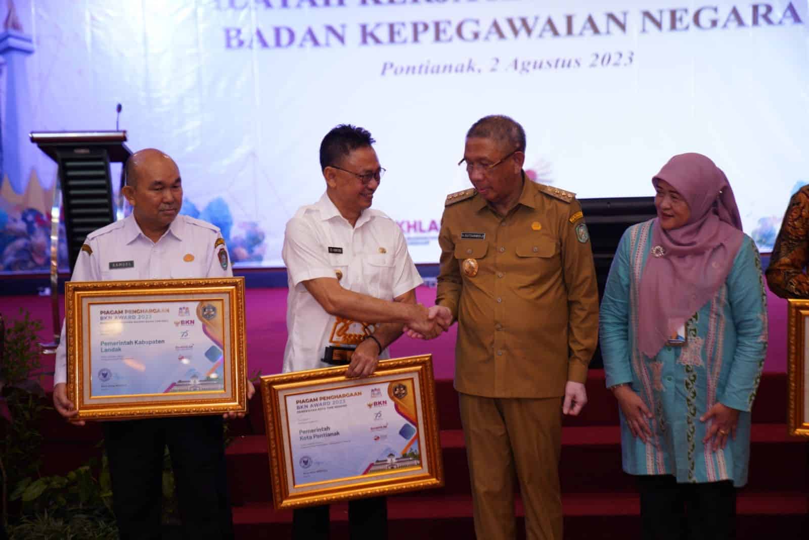 Pemkot Pontianak Raih Dua Penghargaan BKN Award