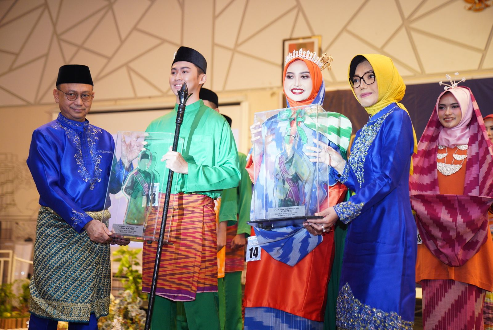 Dinobatkan Sebagai Bujang Dare 2023, Trie dan Gita Komitmen Branding Pontianak Kota Berbudaya