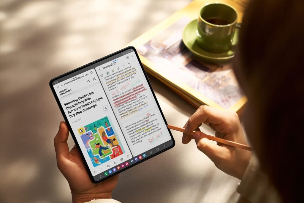 Cerita di Balik Desain Kekinian Galaxy Z Fold5 dan Z Flip5 yang Jadi HP Lipat Buat Anak Muda