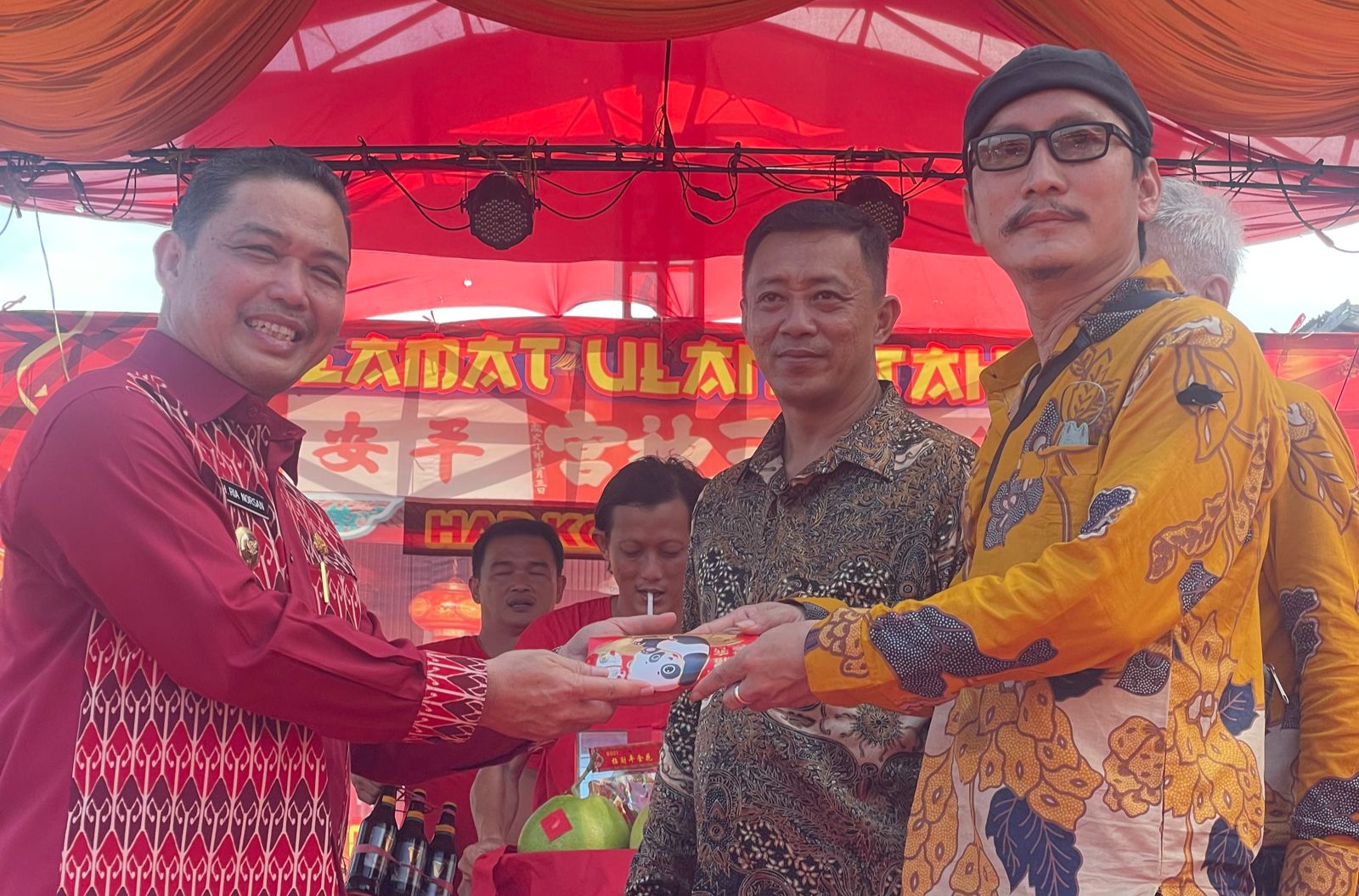 Wagub Ria Norsan Hadiri Perayaan Kan Sin Thai Ti di Kuala Mempawah