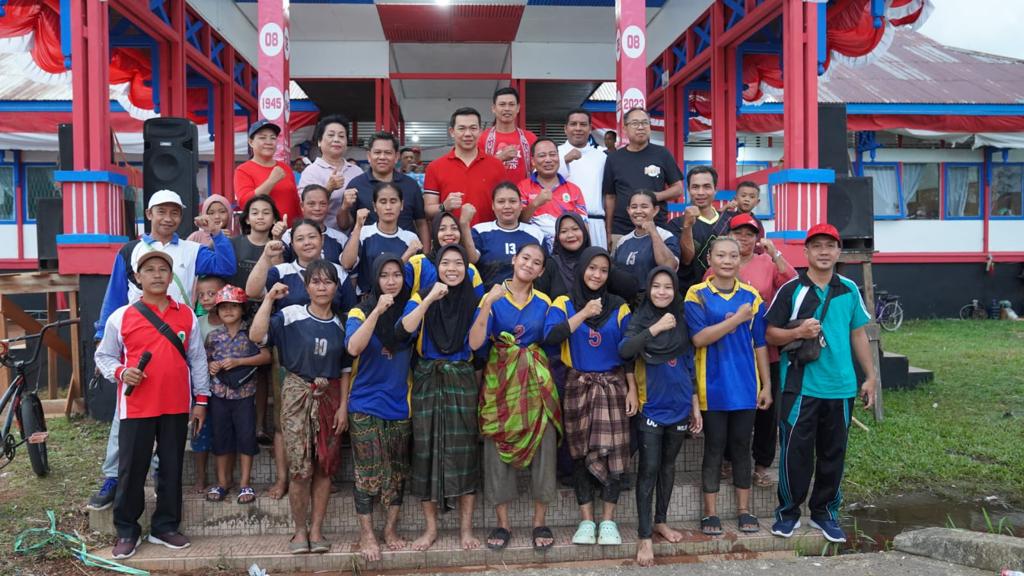 Bupati Kapuas Hulu Resmi Tutup Pesta Semarak Kemerdekaan di Kantor Camat Putussibau Utara