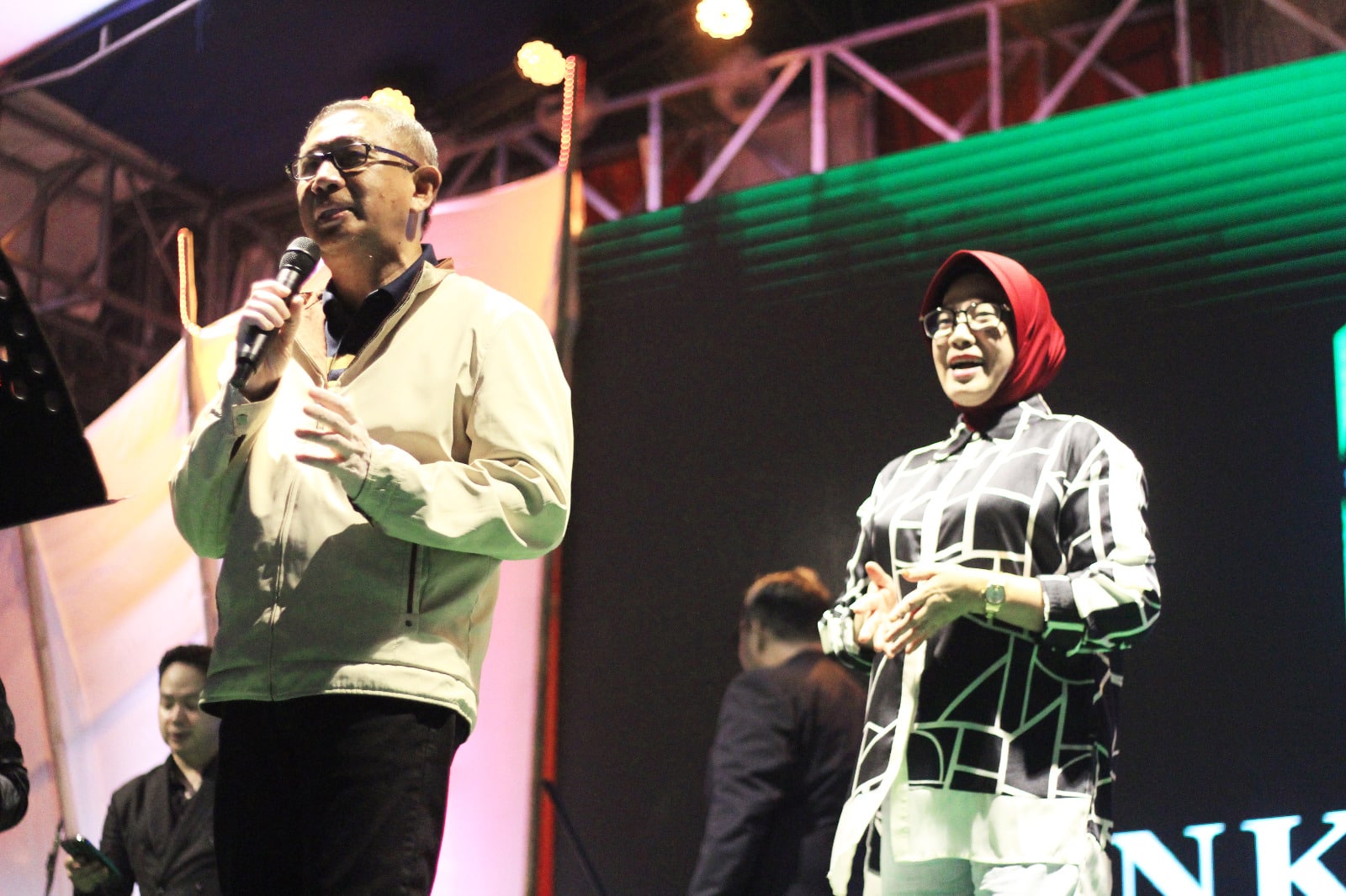 Bahagia, Gubernur Sutarmidji Nikmati Malam Pesta Rakyat Kalbar