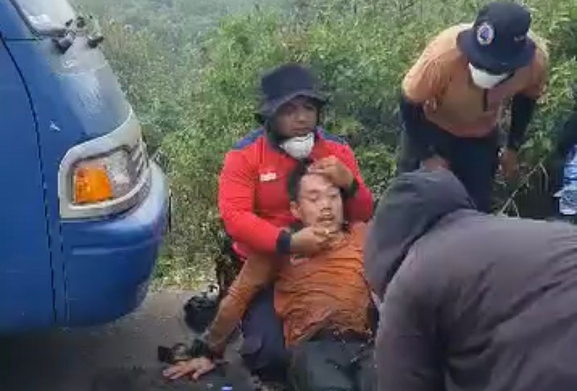 Tak Kuat Menahan Kepulan Asap, Sejumlah Petugas Pemadam Karhutla di Ketapang Pingsan