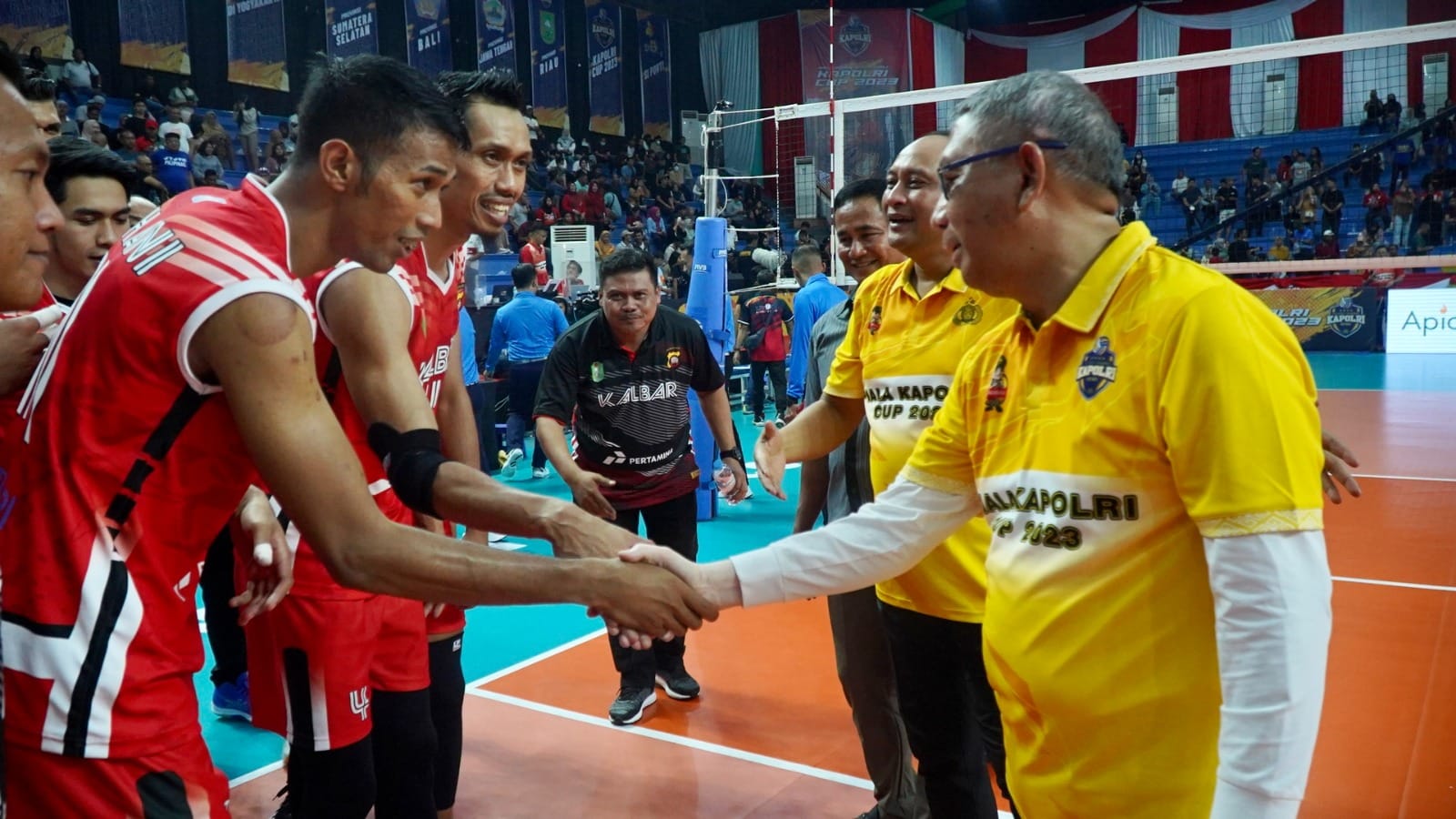 Gubernur Sutarmidji Ikut Semangati Tim Polda Kalbar di Kejuaraan Bola Voli Kapolri Cup 2023
