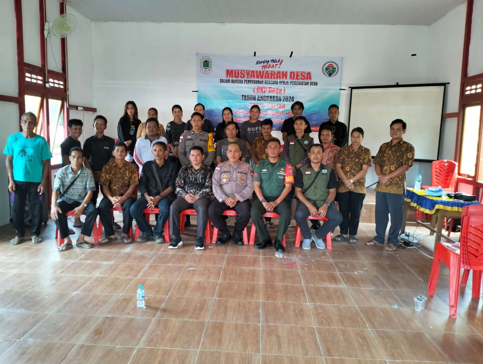 Kapolsek Bunut Hulu Hadiri Musdes Segitak