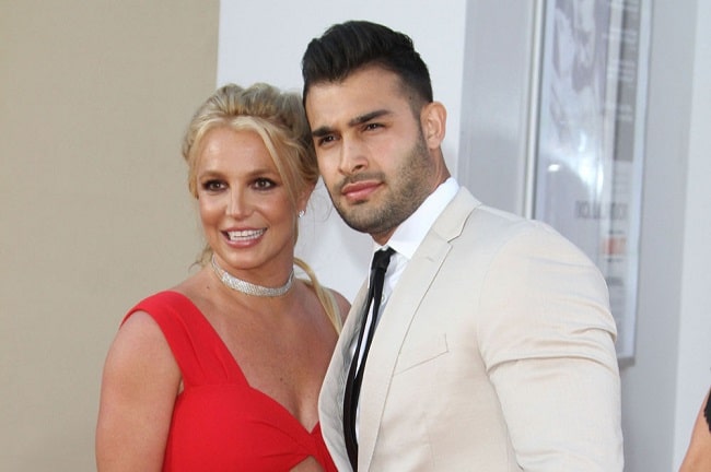 Di Tengah Perceraian dengan Britney Spears, Sam Asghari Ikut Demo Aktor