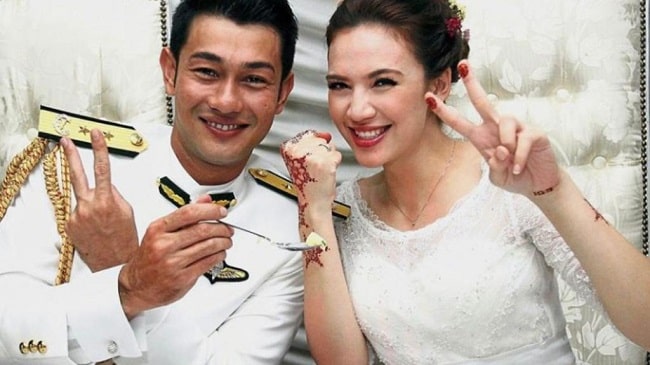 Artis Malaysia Cerai Lewat Google Meet Setelah 11 Tahun Menikah