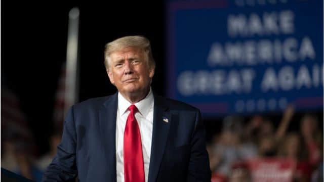 Donald Trump Menyerahkan Diri ke Penjara Fulton Tapi Bebas 20 Menit Kemudian