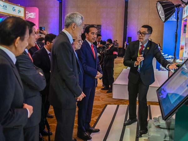 AIPF Dibuka Presiden, PLN Paparkan Green Enabling Supergrid hingga Rampungnya PLTS Terapung Cirata