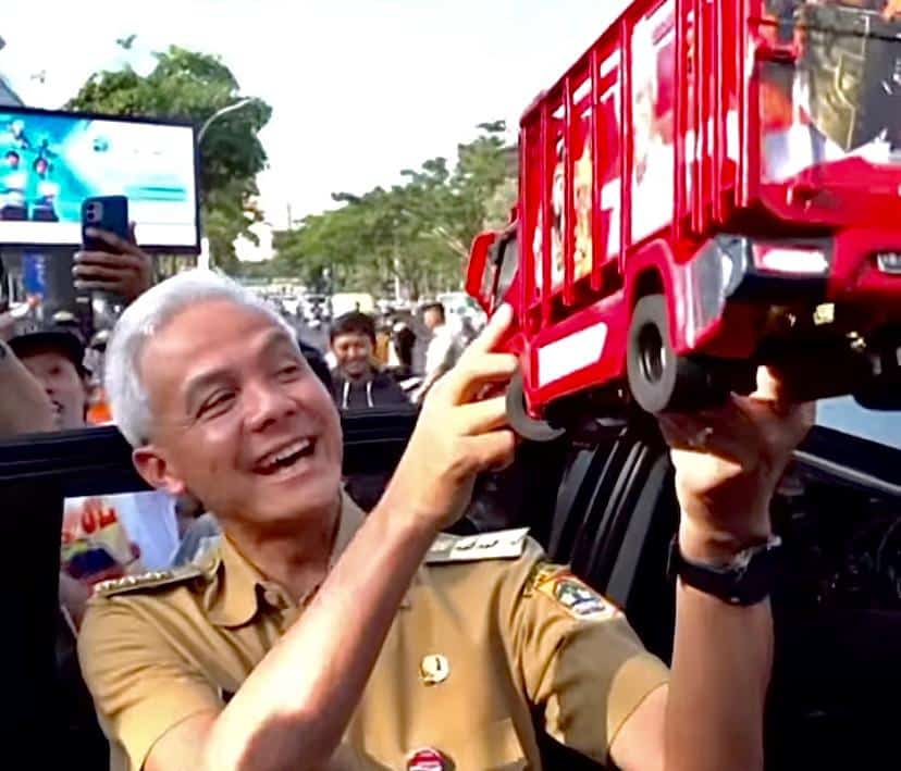 Berantas Pungli, Ganjar Dinobatkan Sebagai Bapak Truk Nusantara
